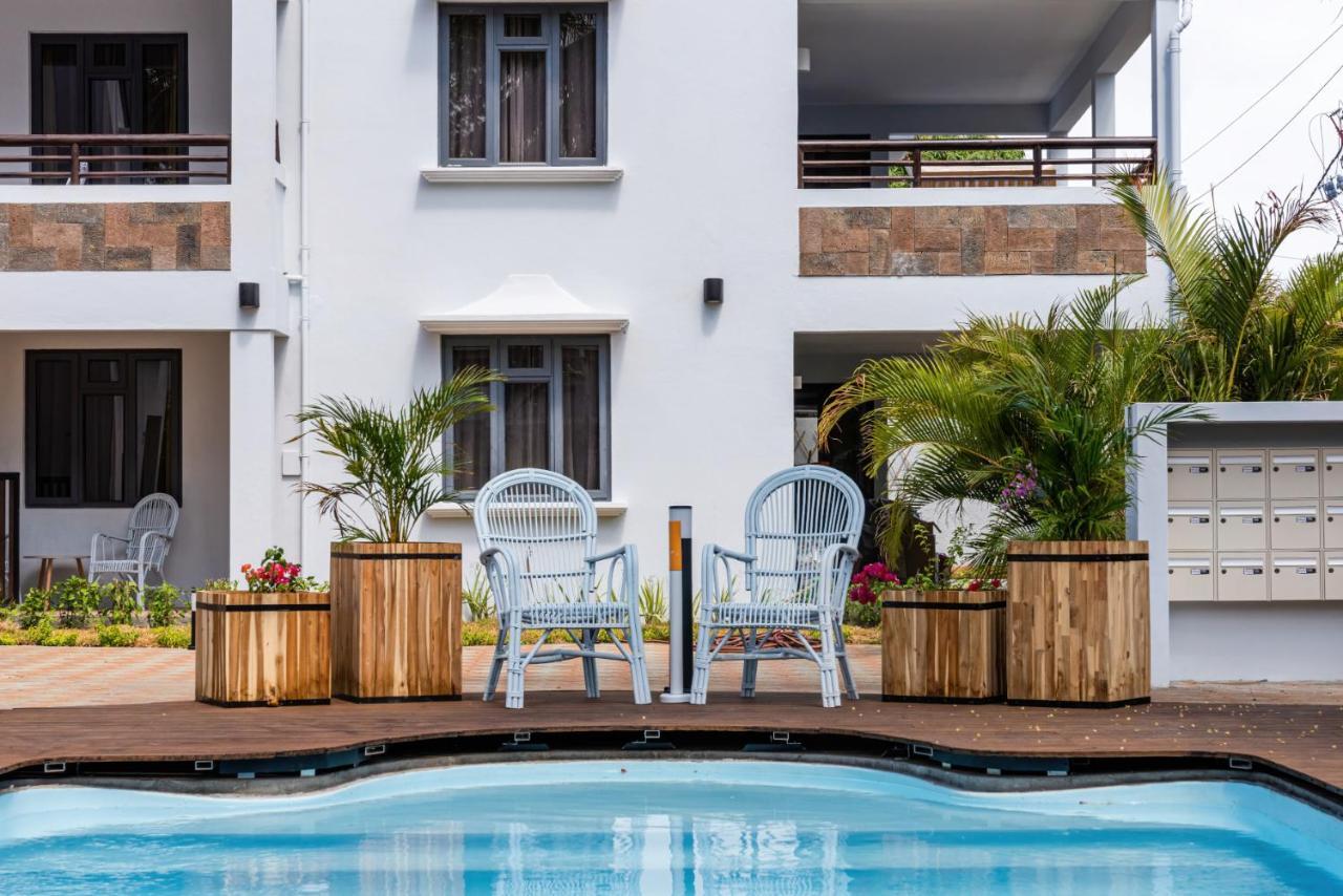 Les Cerisiers Beach Residence, Cosy And Modern 3 Bedroom Apartment Located 50 Metres From The Beach And From All Amenities And Restaurants On The Coastal Road Flic-en-Flacq Eksteriør billede